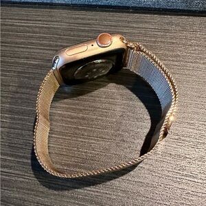 Rose Gold Apple Watch Mesh Metal Band